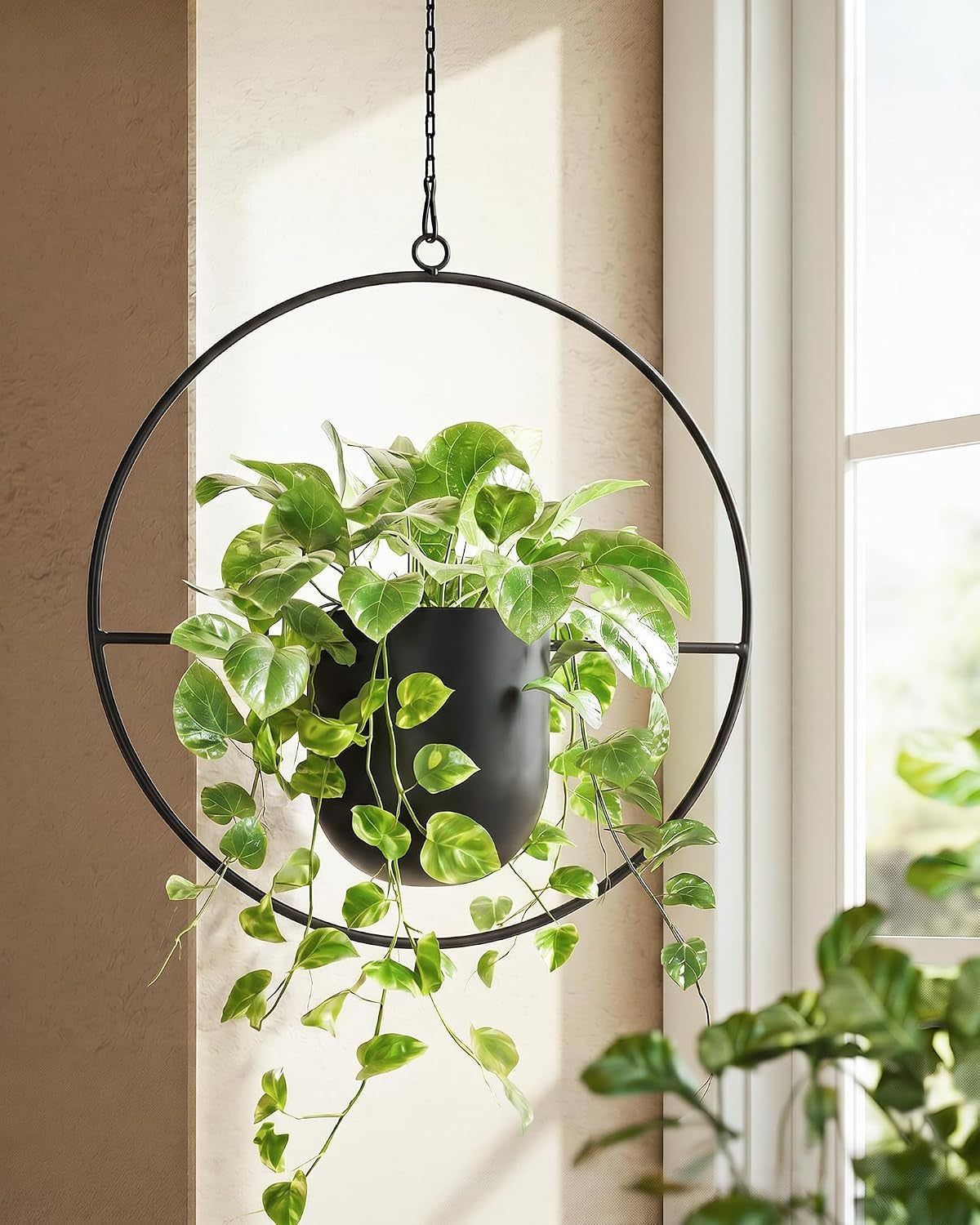 Black Hanging Planters for Indoor Outdoor Plants Metal Hanging Pots for Plants 5.5 Inch Modern Hanging Basket Window Plant Hanger Ceiling Hanging Flower Pot with Chain for Wall Decor (Round)